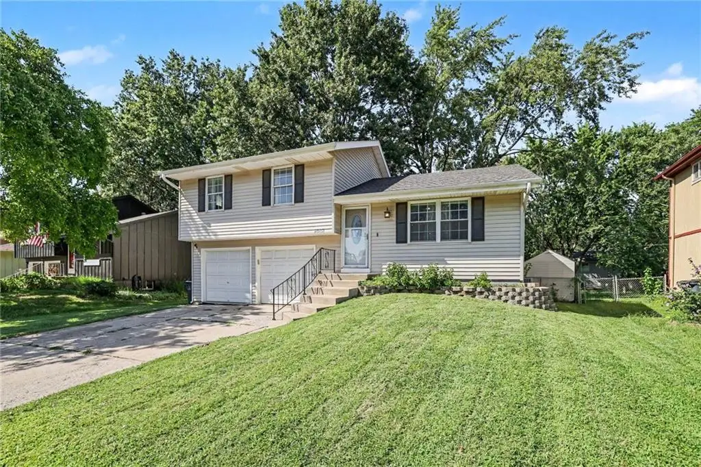 2018 E Mohawk Court, Olathe, KS 66062 - #1