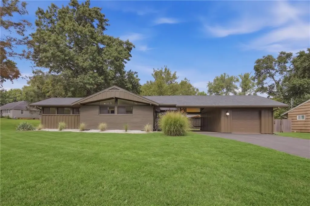7725 Lamar Avenue, Prairie Village, KS 66208 - #1