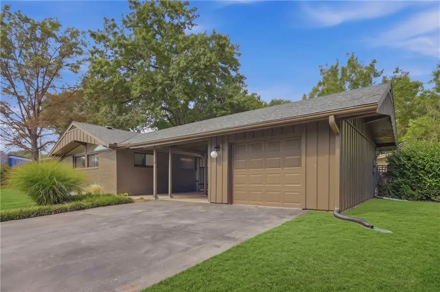 7725 Lamar Avenue, Prairie Village, KS 66208 - #3