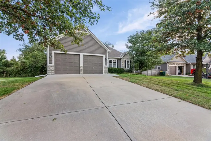 1005 Hidden Meadows Drive, Paola, KS 66071 - #3