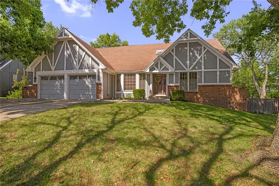 8408 W 115th Street, Overland Park, KS 66210 - #2
