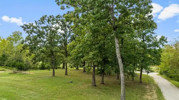 119 Sydney Lane, Gravois Mills, MO 65037