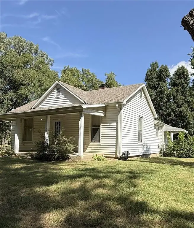 2403 N 2nd Street, Saint Joseph, MO 64505 - #2
