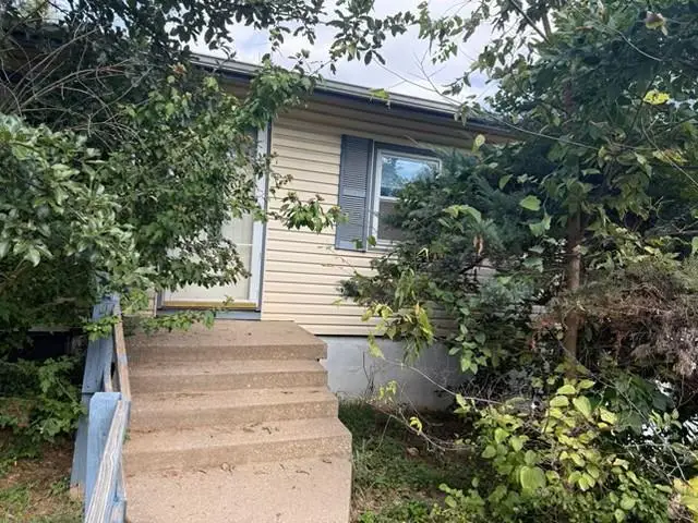 9206 E 44th Street, Kansas City, MO 64133 - #1