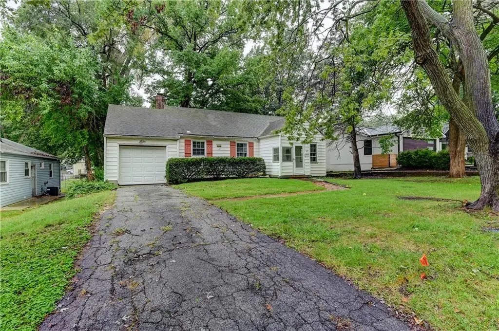 2305 W 73rd Street, Prairie Village, KS 66208 - #1