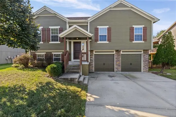 114 SW Hanging Garden Street, Blue Springs, MO 64064