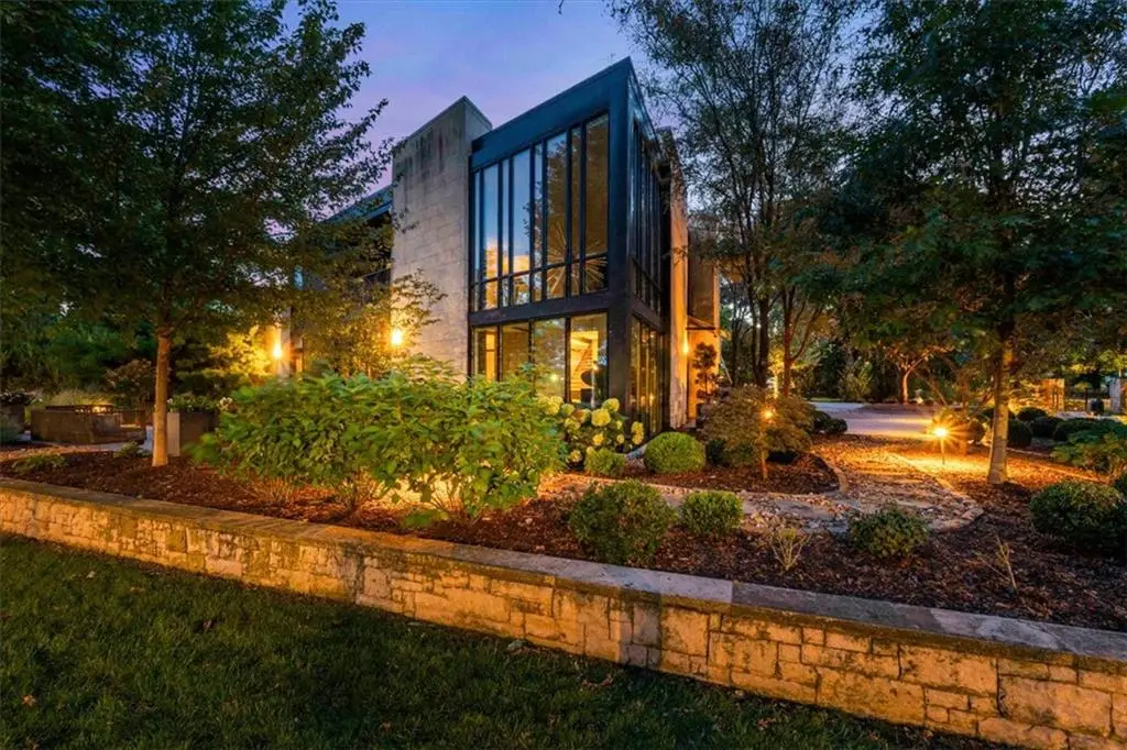 815 W 52nd Street, Kansas City, MO 64112 - #1