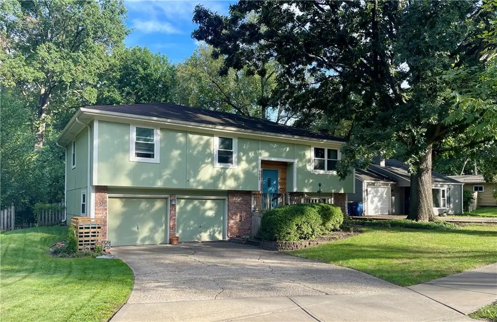 7049 Cedar Street, Prairie Village, KS 66208 - #1