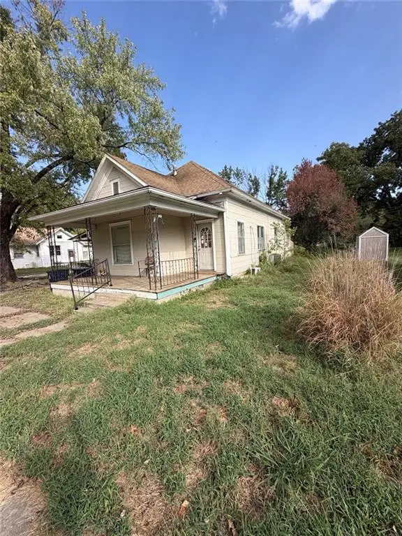 1120 W Myrtle Street, Independence, KS 67301 - #1