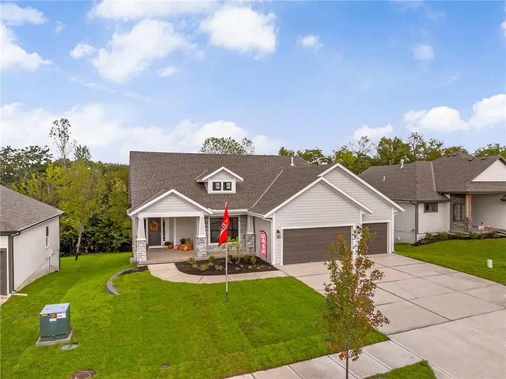 6034 Apache Drive, Shawnee, KS 66226 - #1