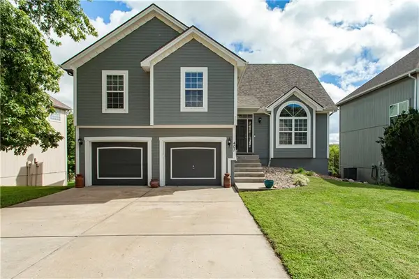 407 Killarney Lane, Smithville, MO 64089
