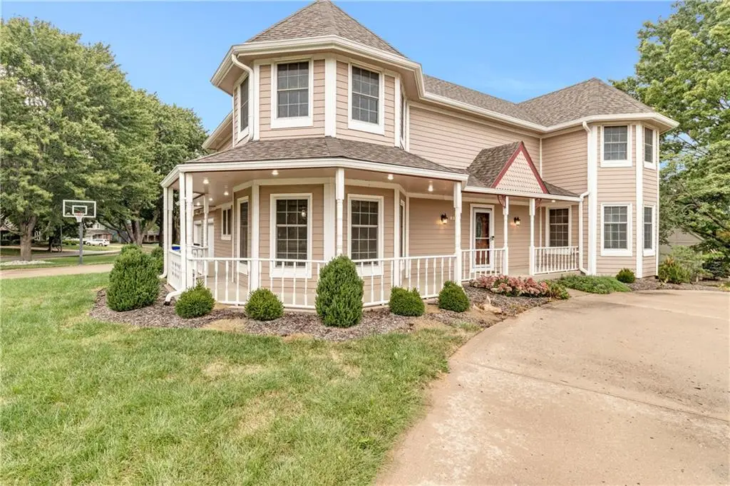 8523 Gillette Street, Lenexa, KS 66215 - #1
