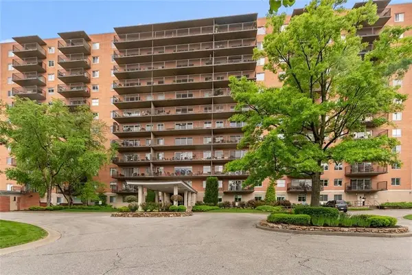 4550 Warwick Boulevard #207, Kansas City, MO 64111
