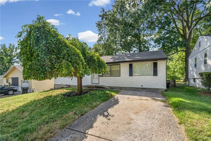 3916 S Spring Street, Independence, MO 64055 - #2