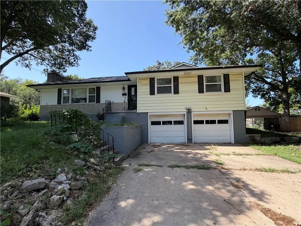 5220 Sterling Avenue, Raytown, MO 64133 - #1