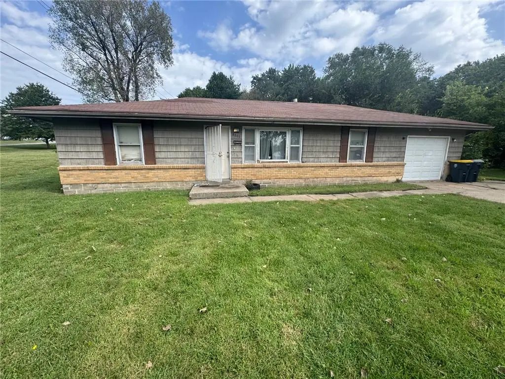 8200 E 107th Street, Kansas City, MO 64134 - #1