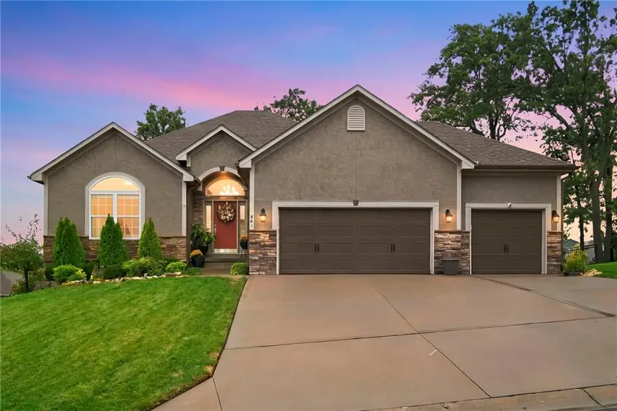 801 SE Pine Court, Blue Springs, MO 64014 - #3