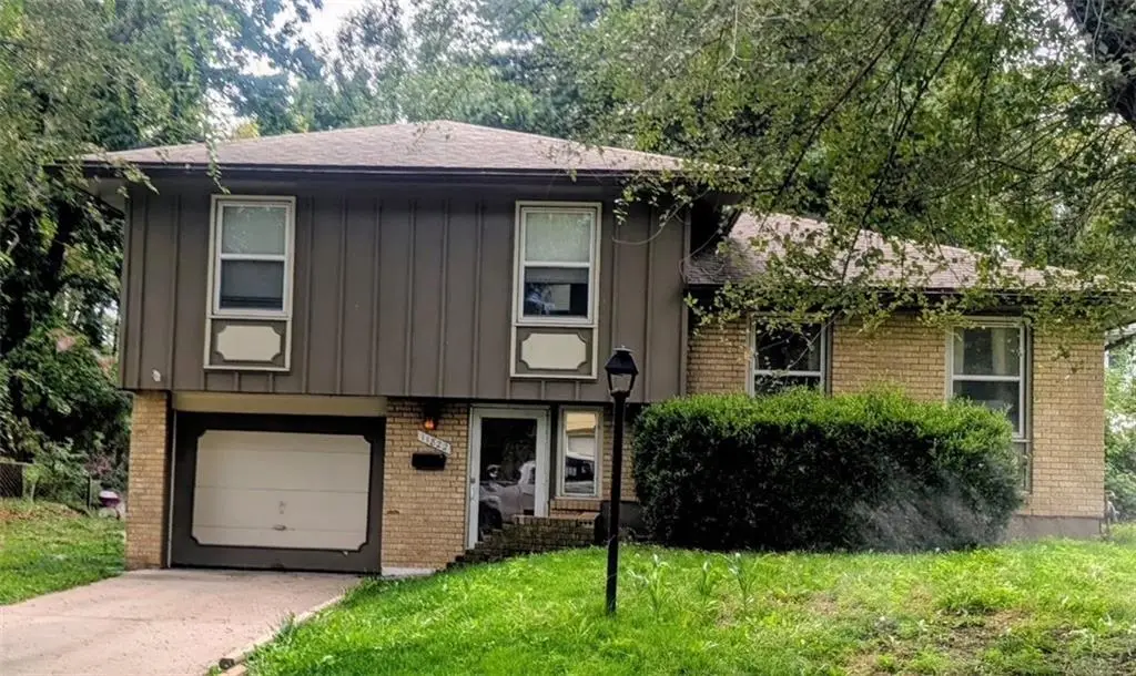 11822 Armitage Drive, Kansas City, MO 64134 - #1