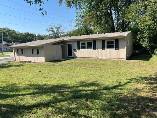 8618 Crystal Avenue, Kansas City, MO 64138