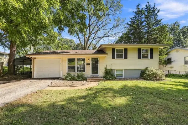 6313 N Wabash Avenue, Kansas City, MO 64118