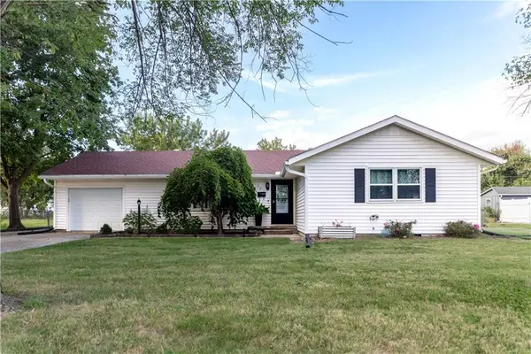 529 North Drive, Marshall, MO 65340