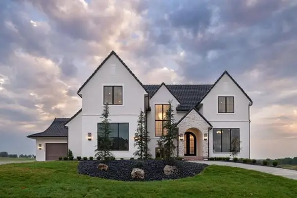 12111 W 173rd Terrace, Overland Park, KS 66221