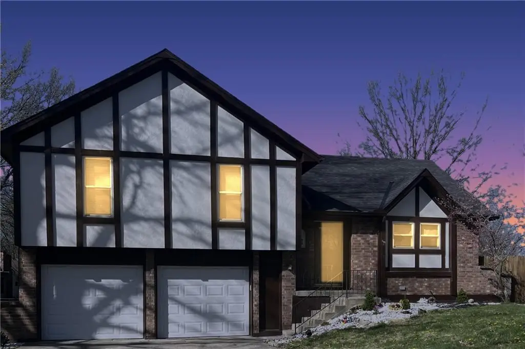 8100 N Stoddard Circle, Kansas City, MO 64152 - #1