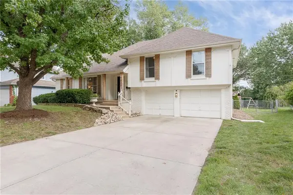 9809 Winslow Place, Kansas City, MO 64131
