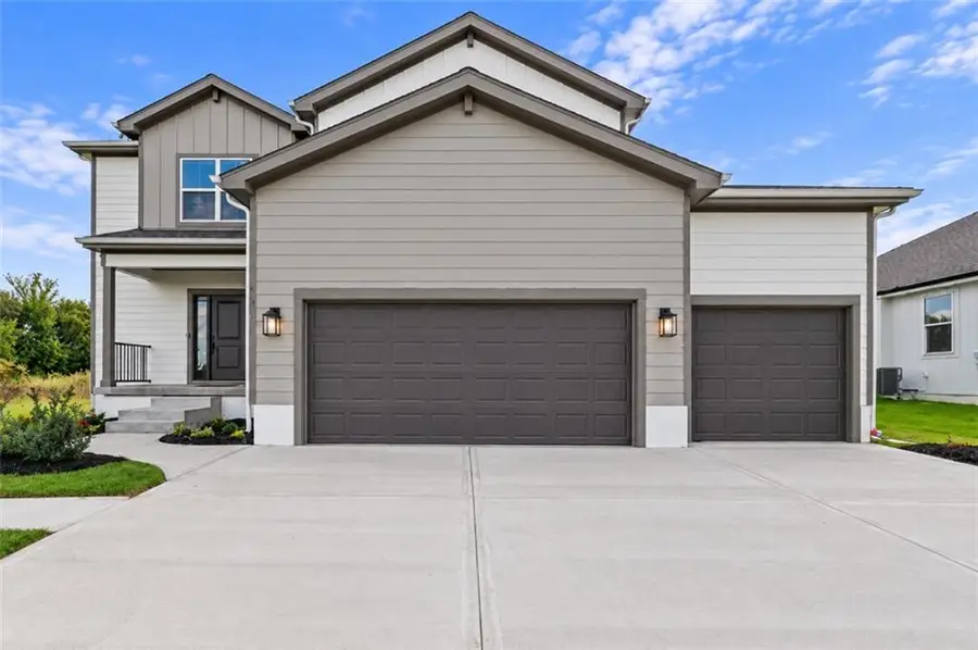 18925 W 193 Terrace, Spring Hill, KS 66083 - #2