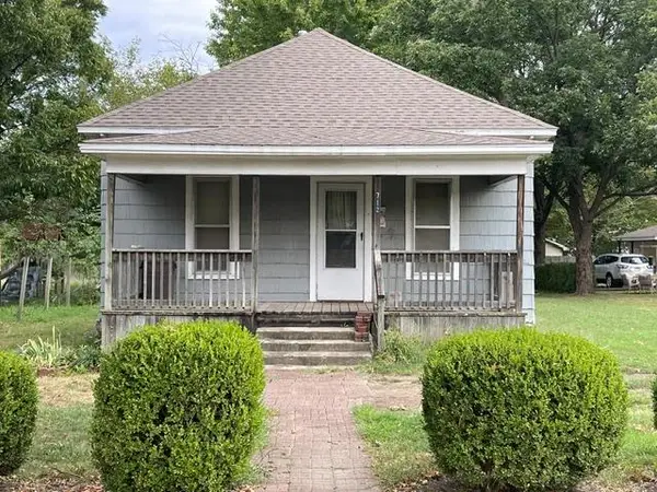 712 W 1st Street, Pittsburg, KS 66762