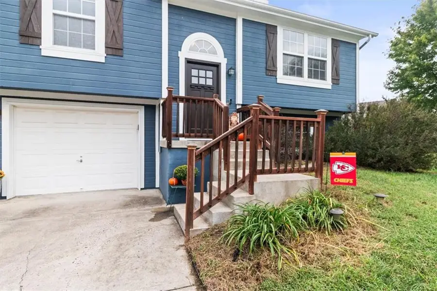 19600 E 10th Street S, Independence, MO 64056 - #3