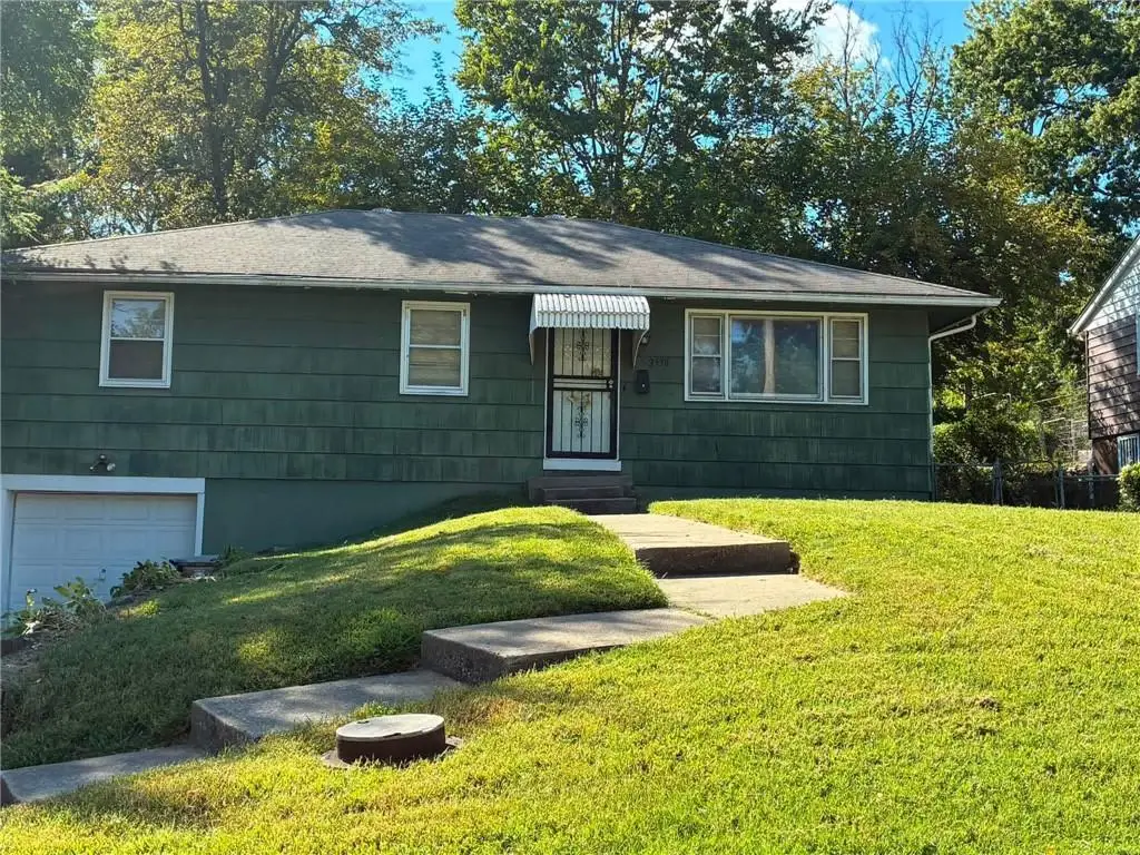 2538 Oakley Avenue, Kansas City, MO 64127 - #1