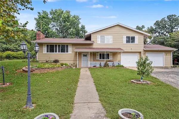 6734 Lincoln Road, Oskaloosa, KS 66066