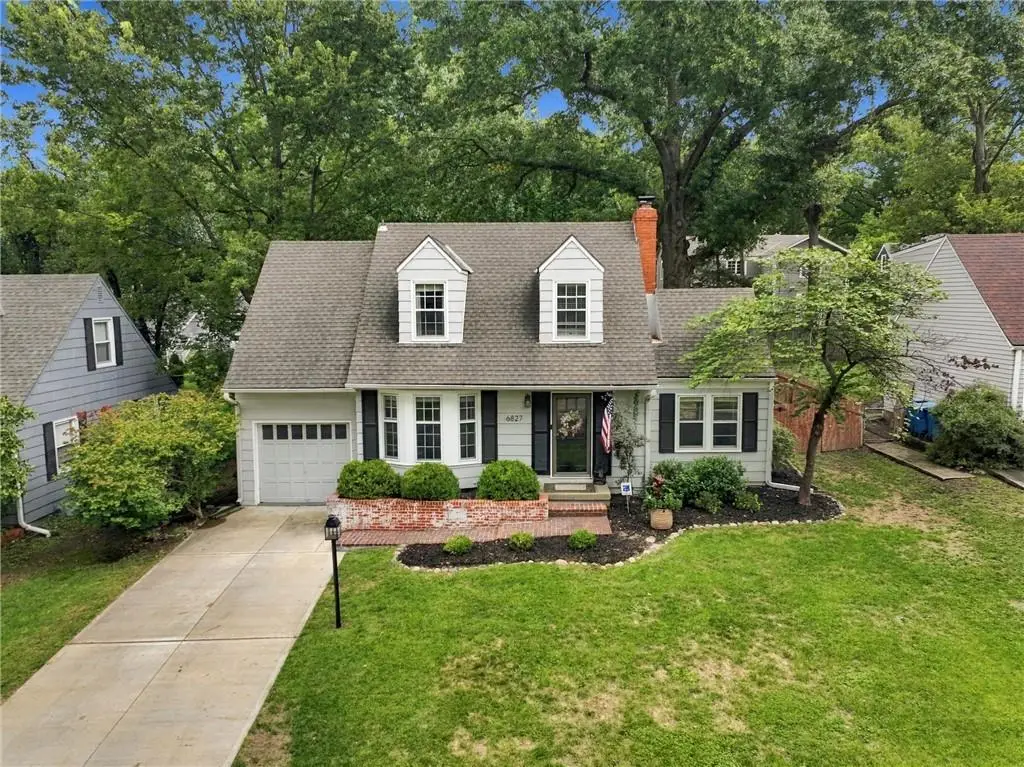 6827 Granada Lane, Prairie Village, KS 66208 - #1