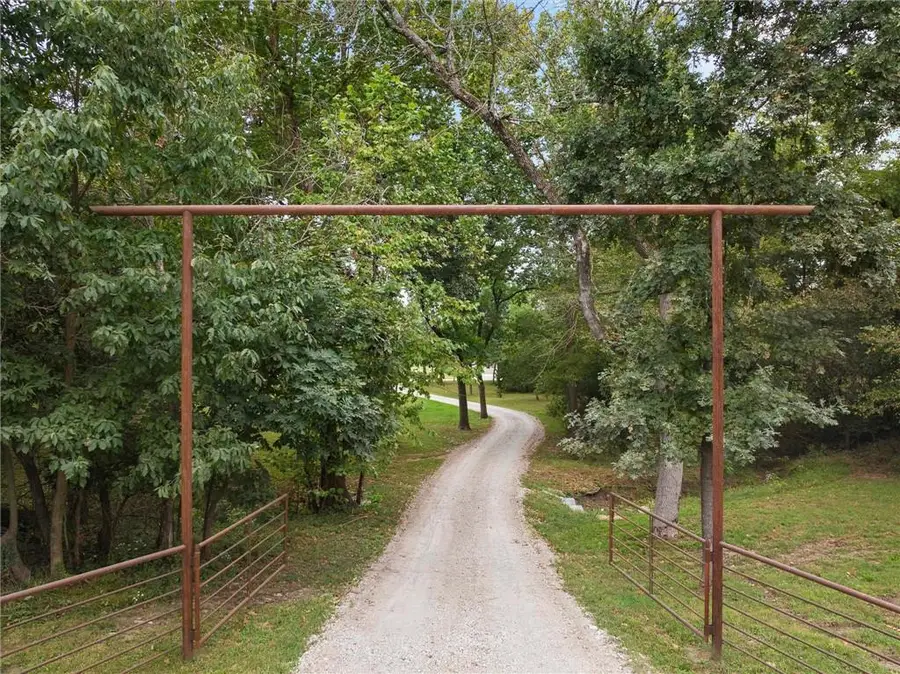 34508 Jingo Road, Paola, KS 66071 - #2