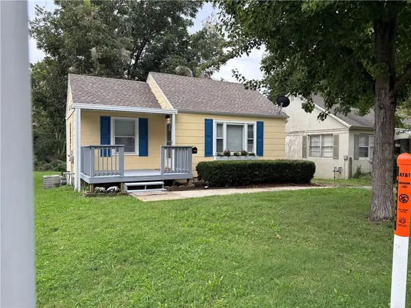 10821 E 19th Street S, Independence, MO 64052