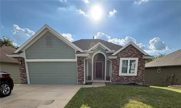 11216 N Lewis Avenue, Kansas City, MO 64157
