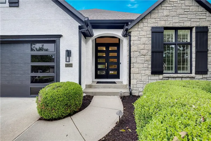 10308 W 142nd Street, Overland Park, KS 66221 - #2