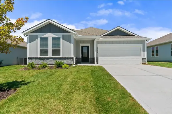 21300 Cleveland Street, Spring Hill, KS 66083