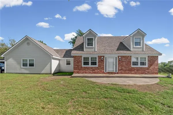 11991 Wood Oak Avenue, Richmond, MO 64085