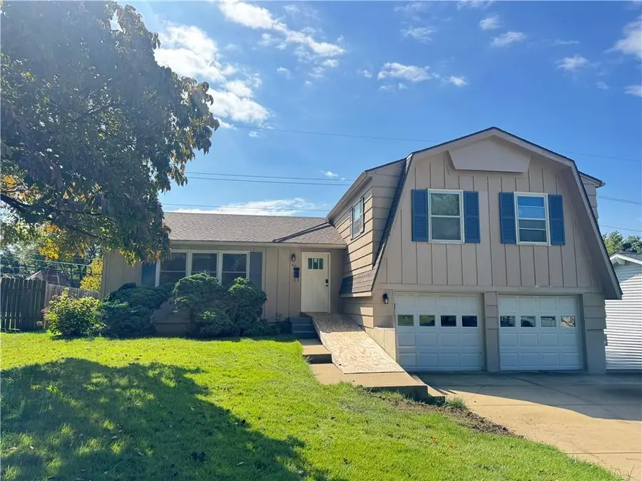 8801 W 90th Terrace, Overland Park, KS 66212 - #2