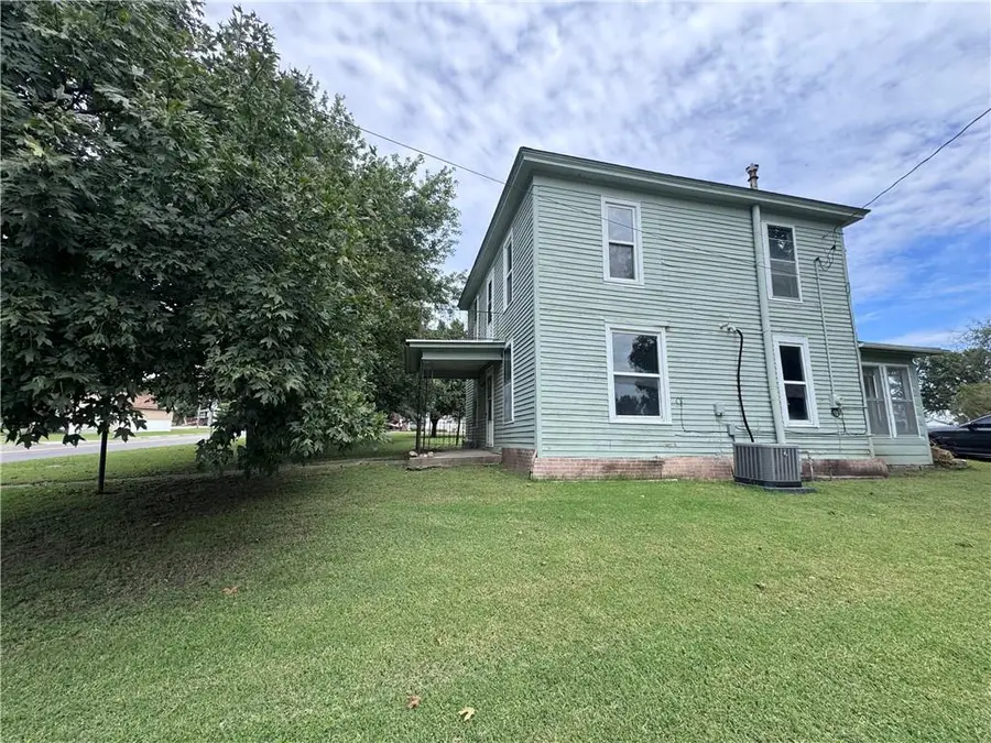 102 N Osage Street, Nortonville, KS 66060 - #2