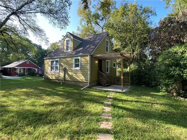 1229 S Crisp Street, Independence, MO 64052