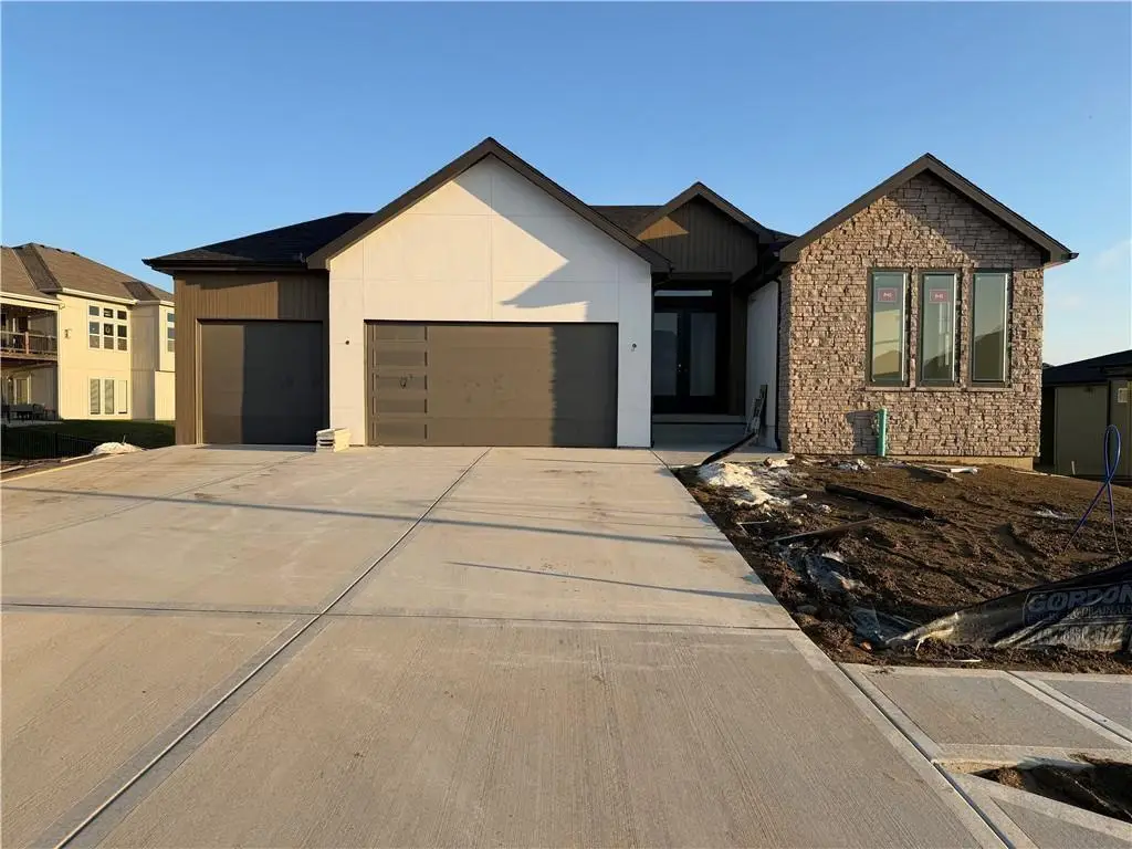 8808 N Everton Avenue, Kansas City, MO 64153 - #1