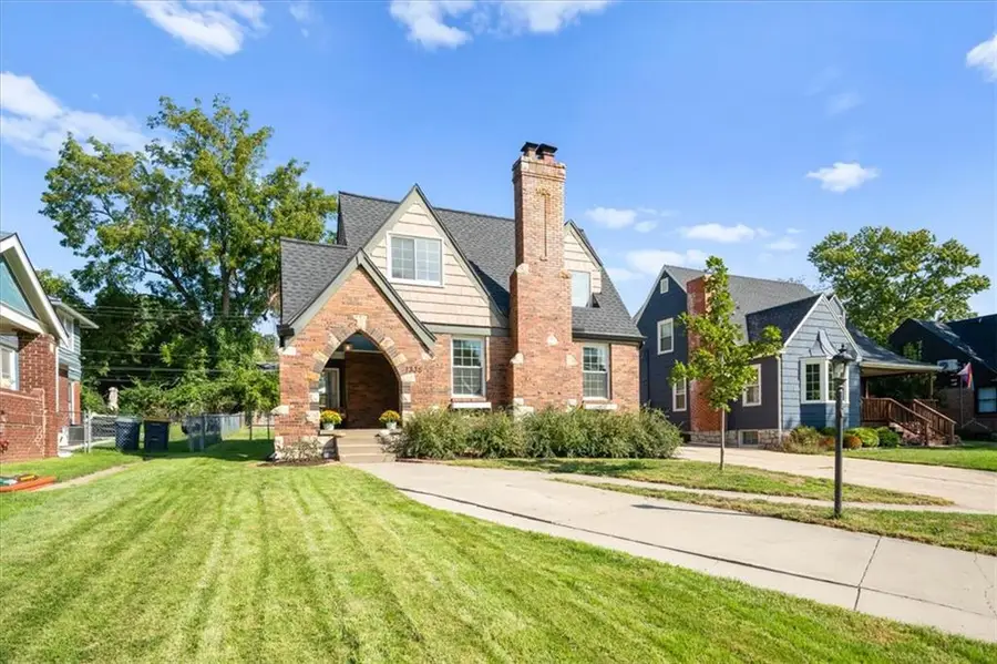 1336 E 76th Street, Kansas City, MO 64131 - #2