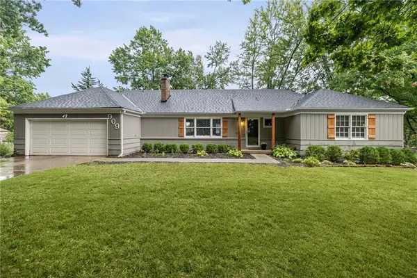 909 W 96th Terrace, Kansas City, MO 64114