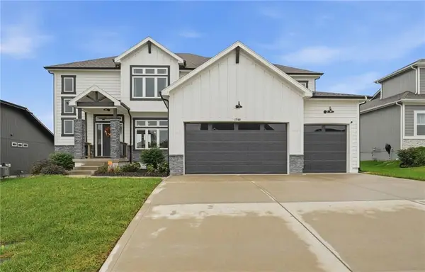 1709 SW Hightown Drive, Lee's Summit, MO 64082