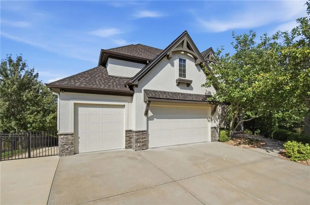 7808 N Chatham Avenue, Kansas City, MO 64151 - #1