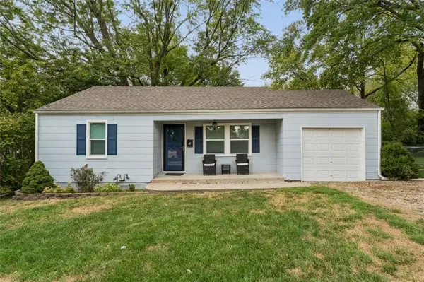 2 Eavey Circle, Harrisonville, MO 64701