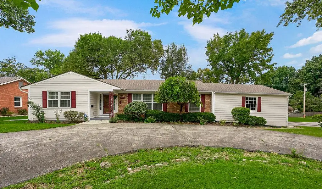 305 NW Obrien Road, Lees Summit, MO 64063 - #1